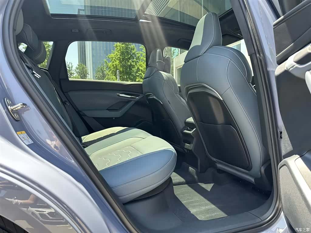 Audi e-tron, 2025 8