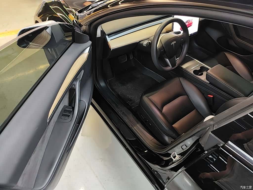 Tesla Model 3, 2023 16