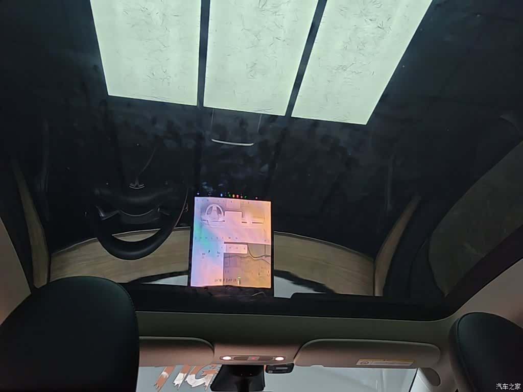 Tesla Model Y, 2023 18