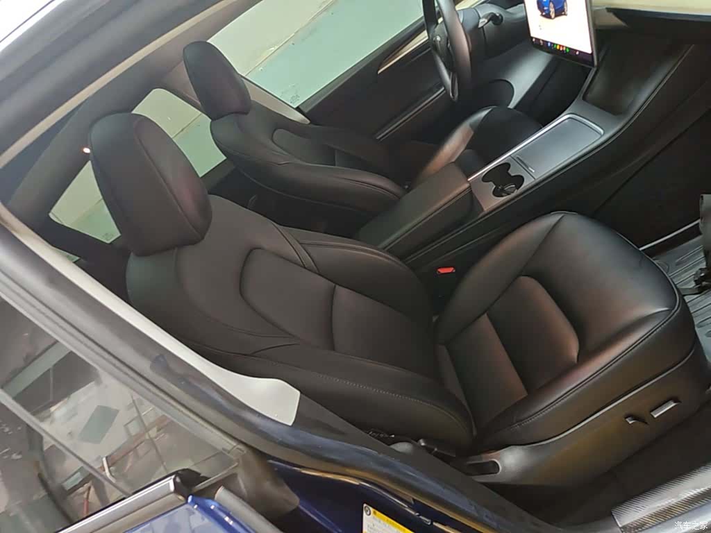 Tesla Model Y, 2023 25