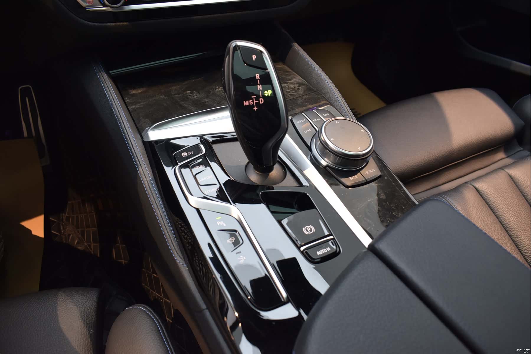 BMW 6 Series GT, 2023 21
