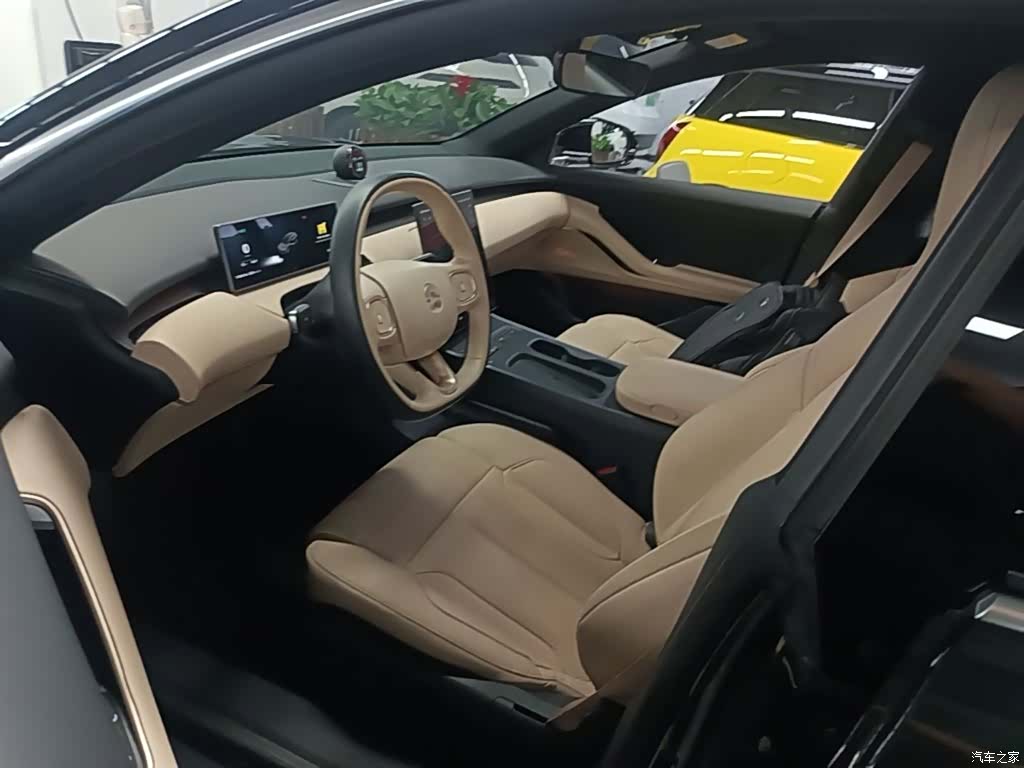 NIO ET5, 2024 11