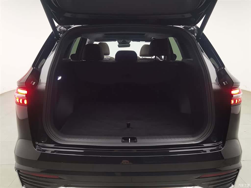 Geely Xingyue L, 2022 16