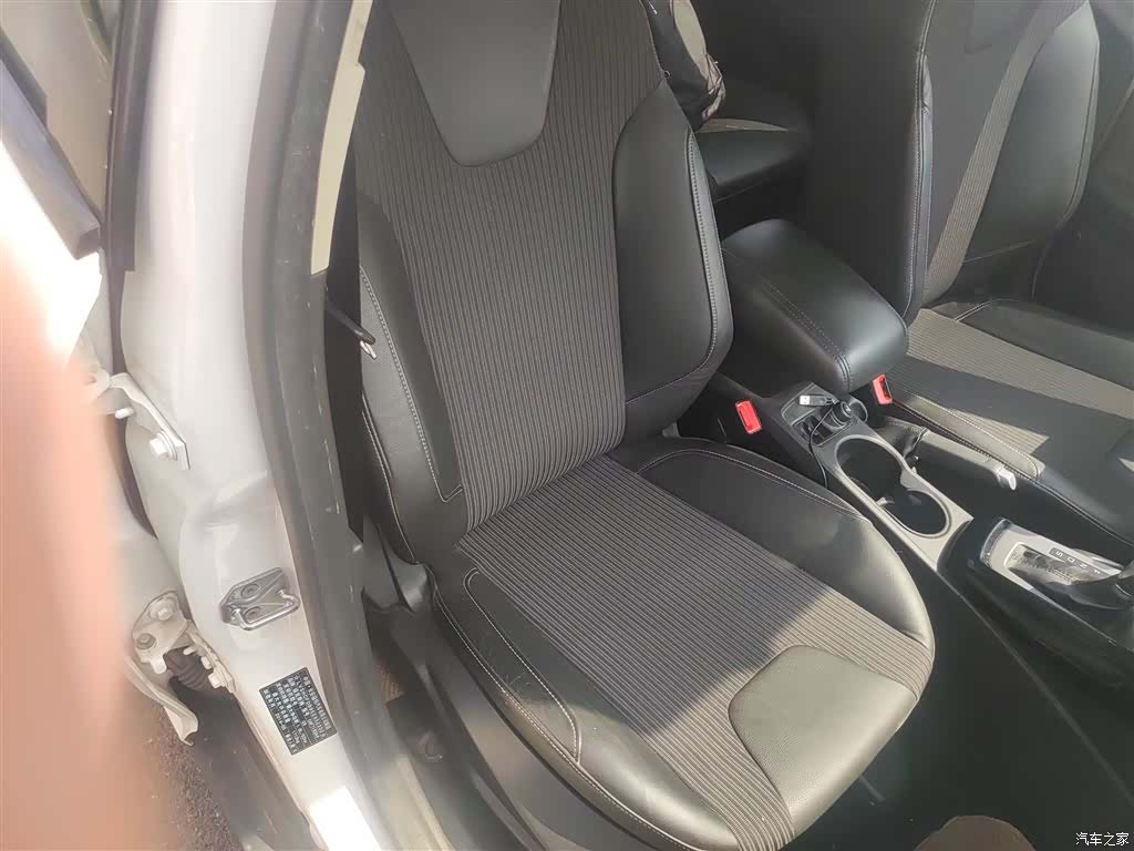 Ford Focus, 2014 25