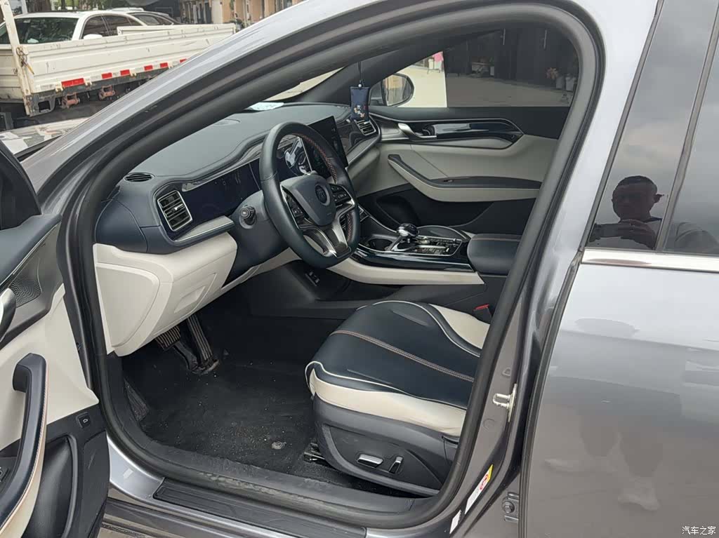 BYD Qin, 2022 14