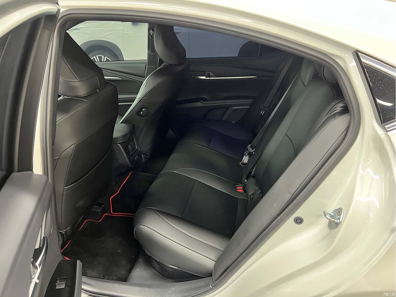 Toyota Camry, 2026 7