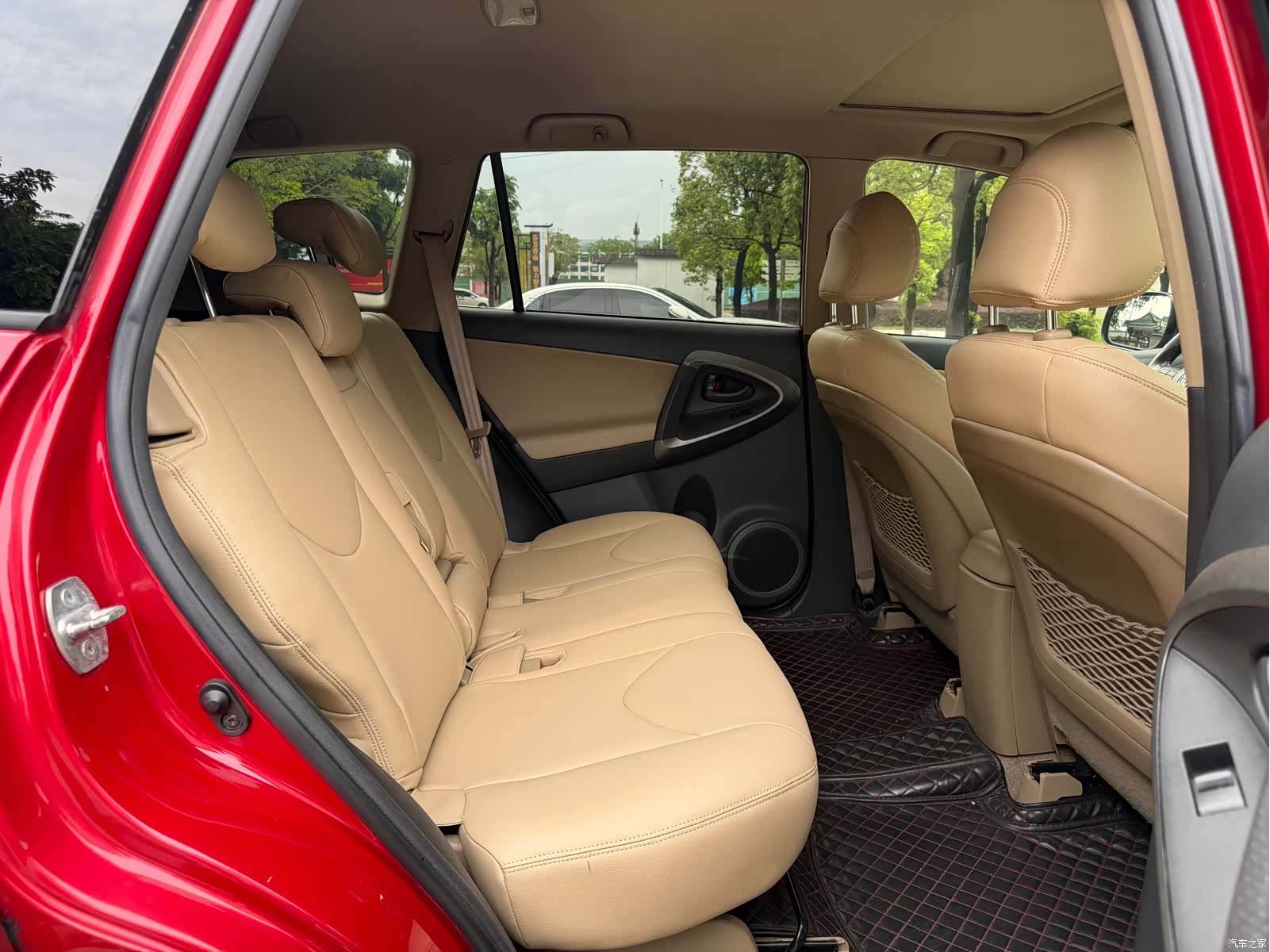 Toyota RAV4, 2013 12
