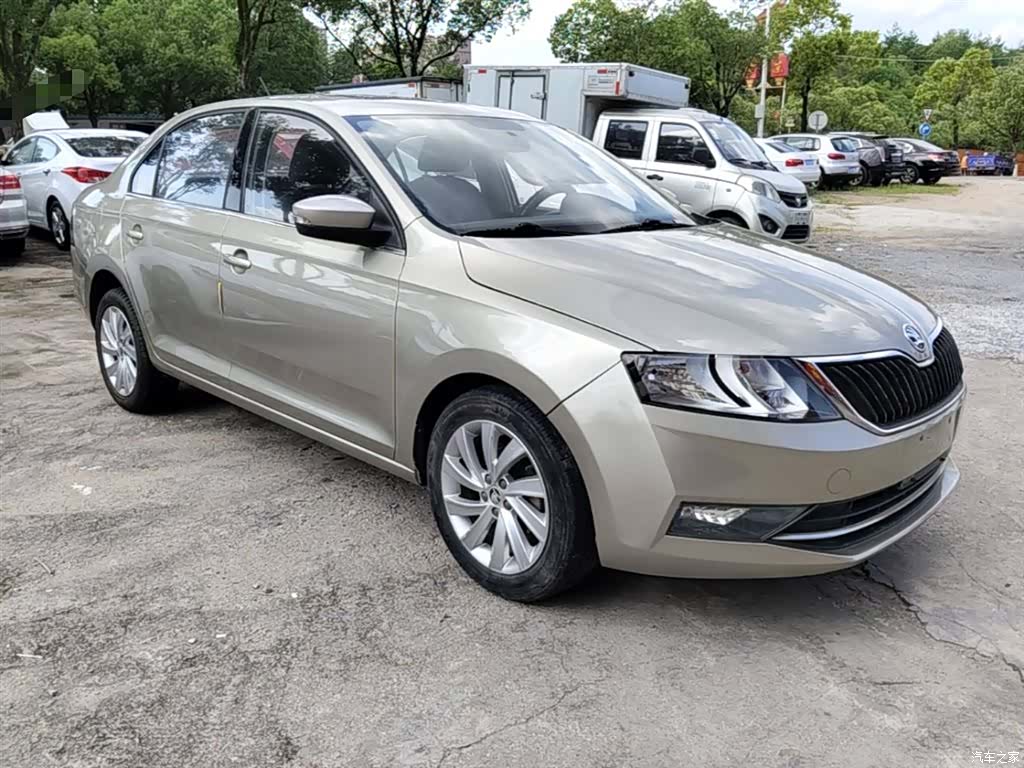 Skoda Rapid, 2017 4
