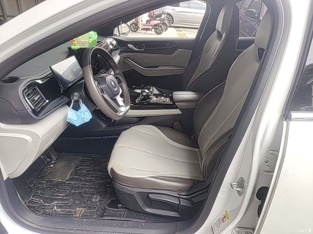 BYD Qin, 2023 15