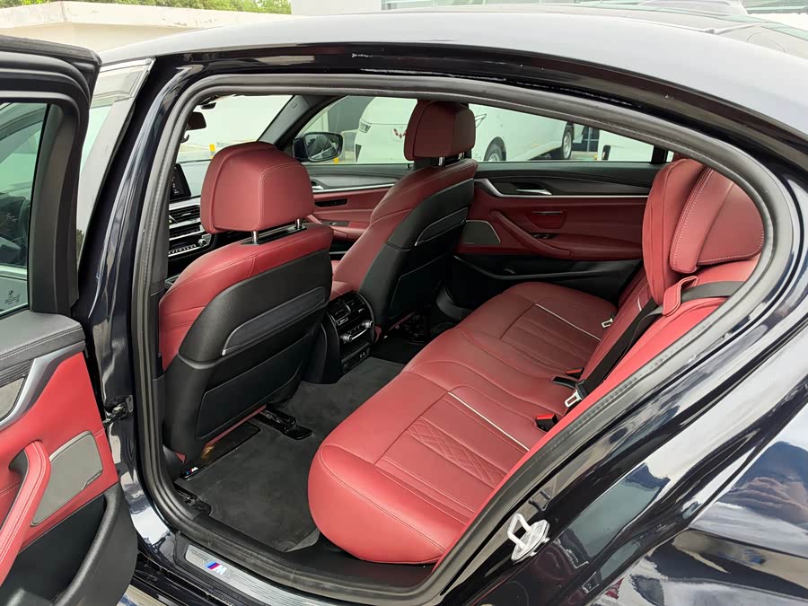 BMW 5 Series 2022, фото 5