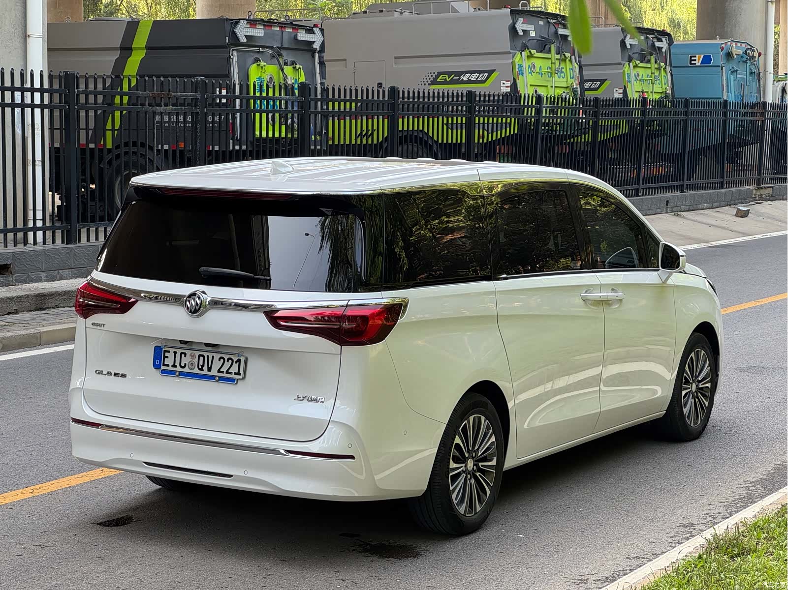 Buick GL8, 2021 все фото