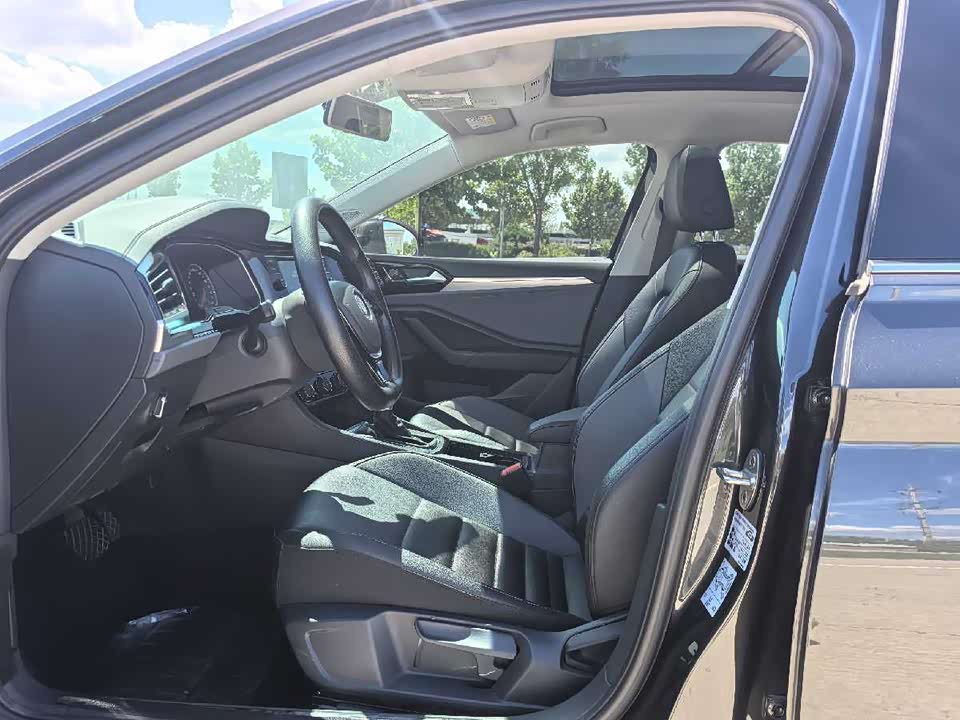 Volkswagen Sagitar Volkswagen Sagitar