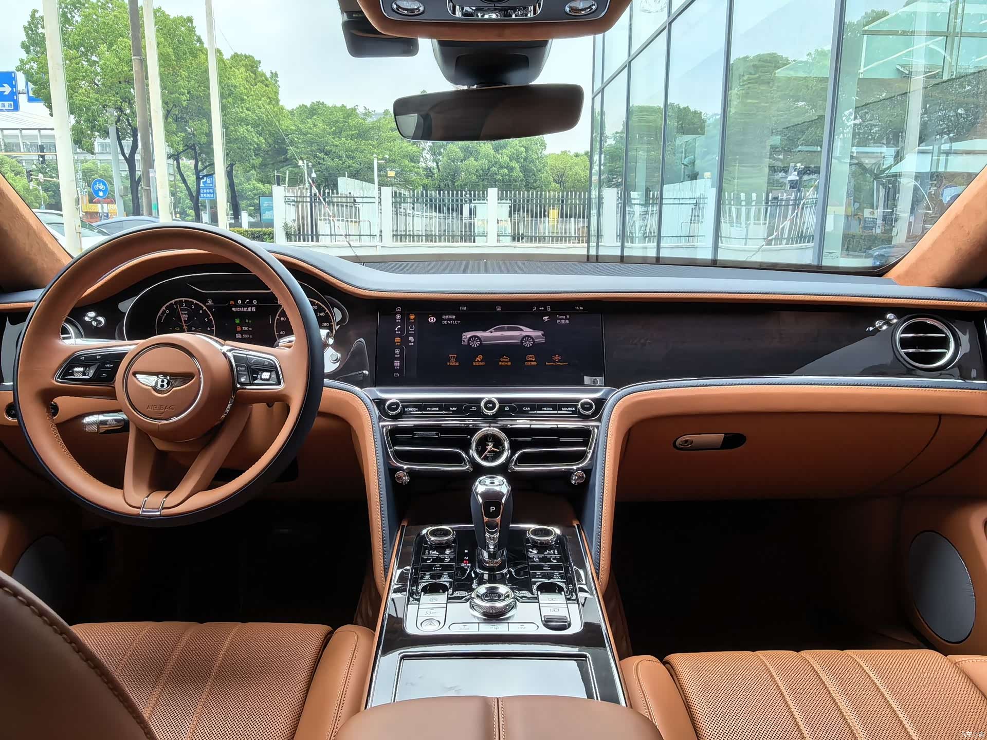 Bentley Flying Spur, 2022 13
