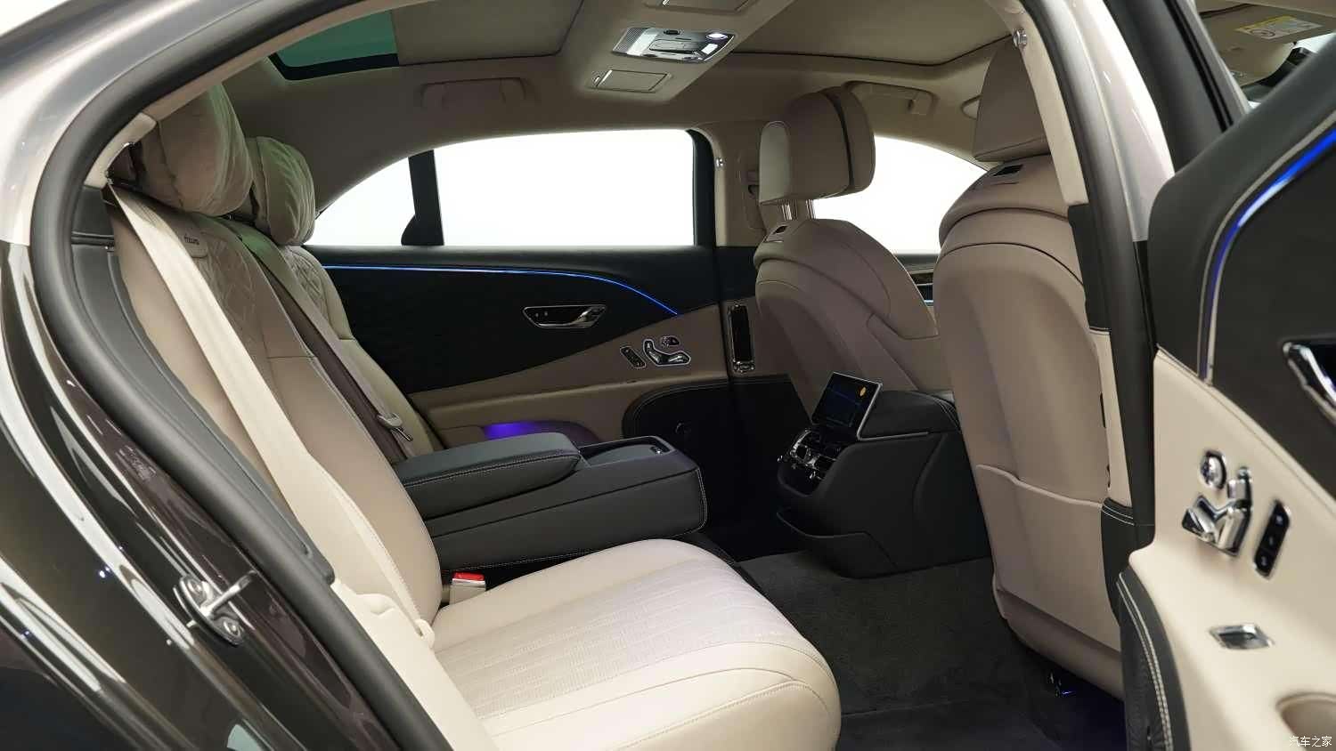 Bentley Flying Spur, 2024 22