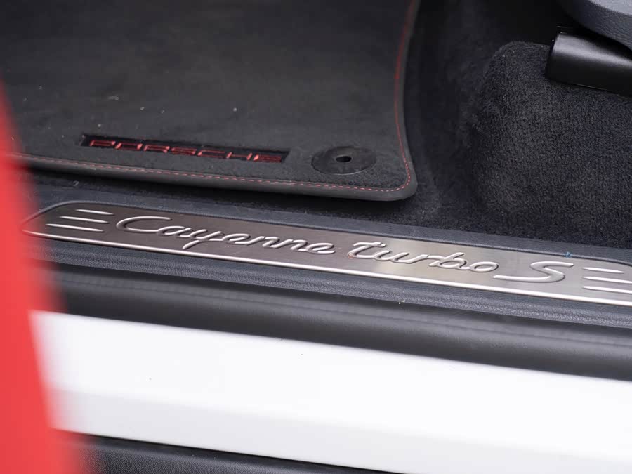 Porsche Cayenne 2017, фото 15
