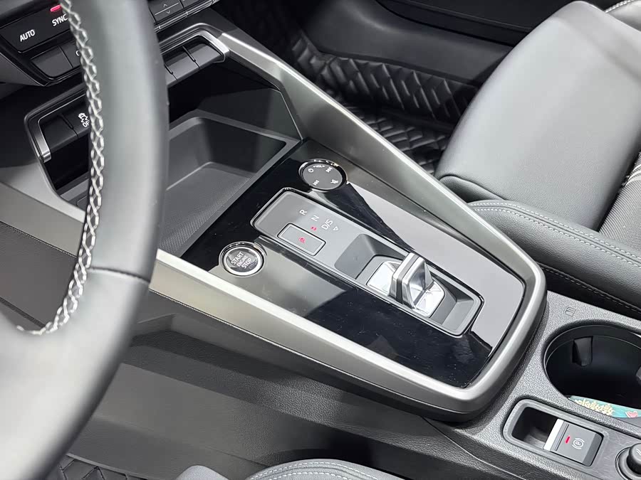 Audi A3 2023, фото 13