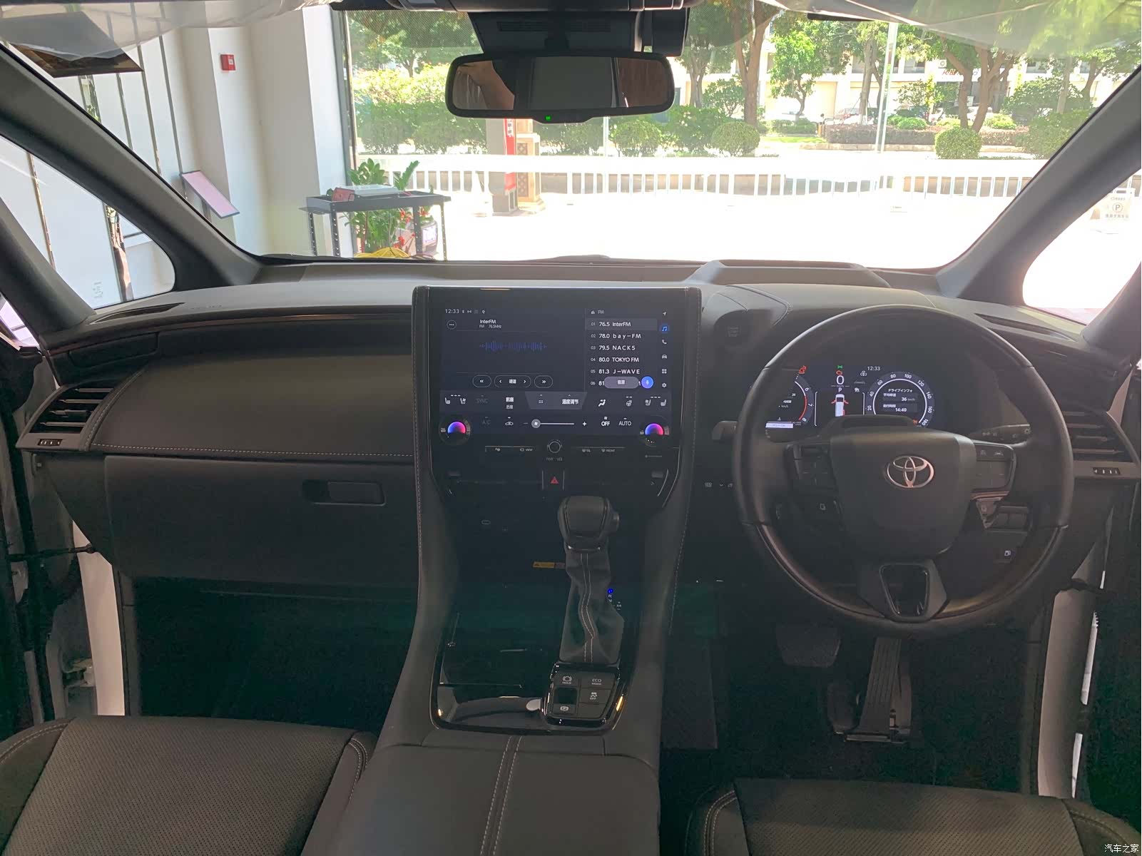 Toyota Alphard, 2025 все фото