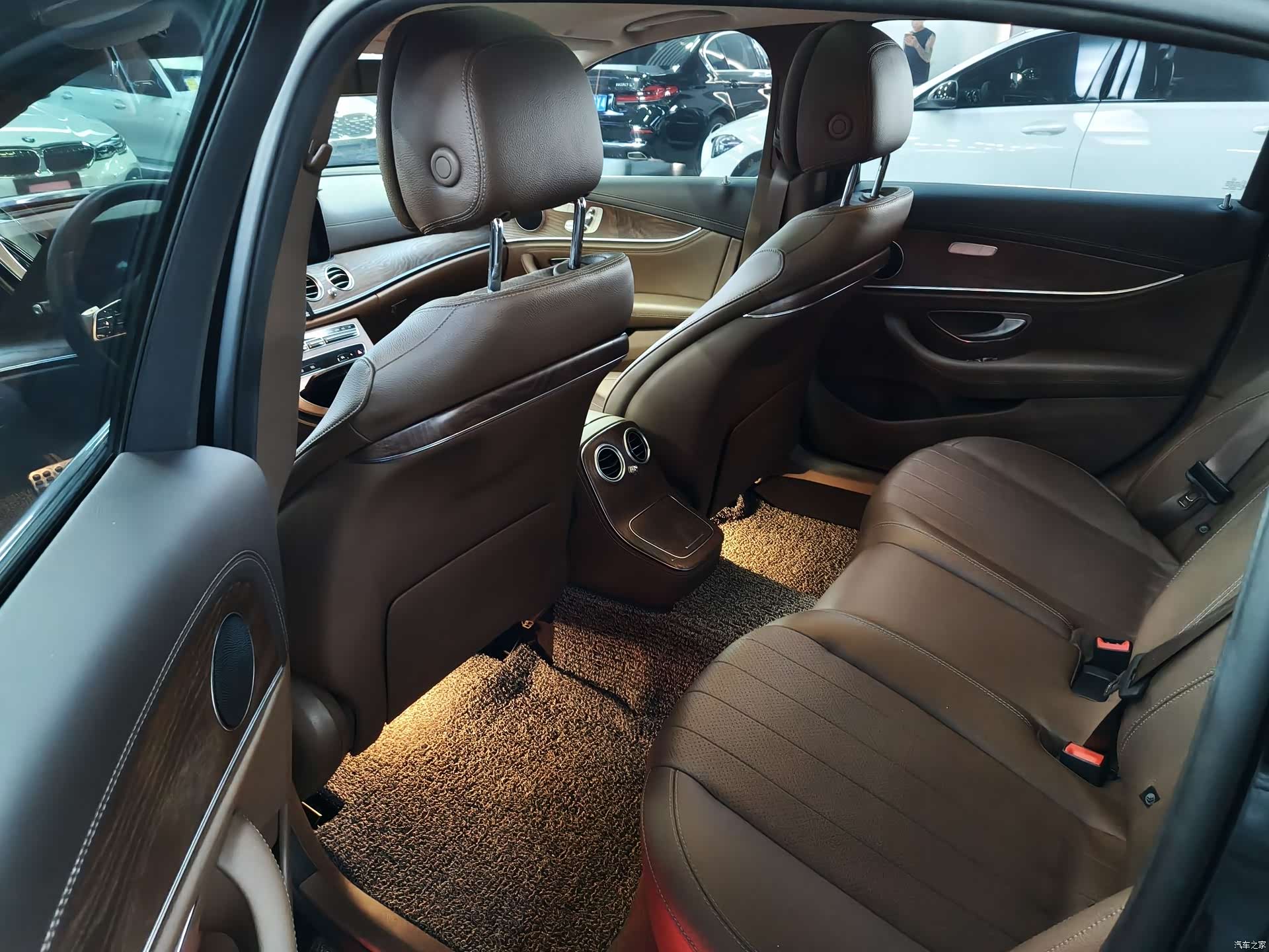 Mercedes-Benz E-Class, 2023 8
