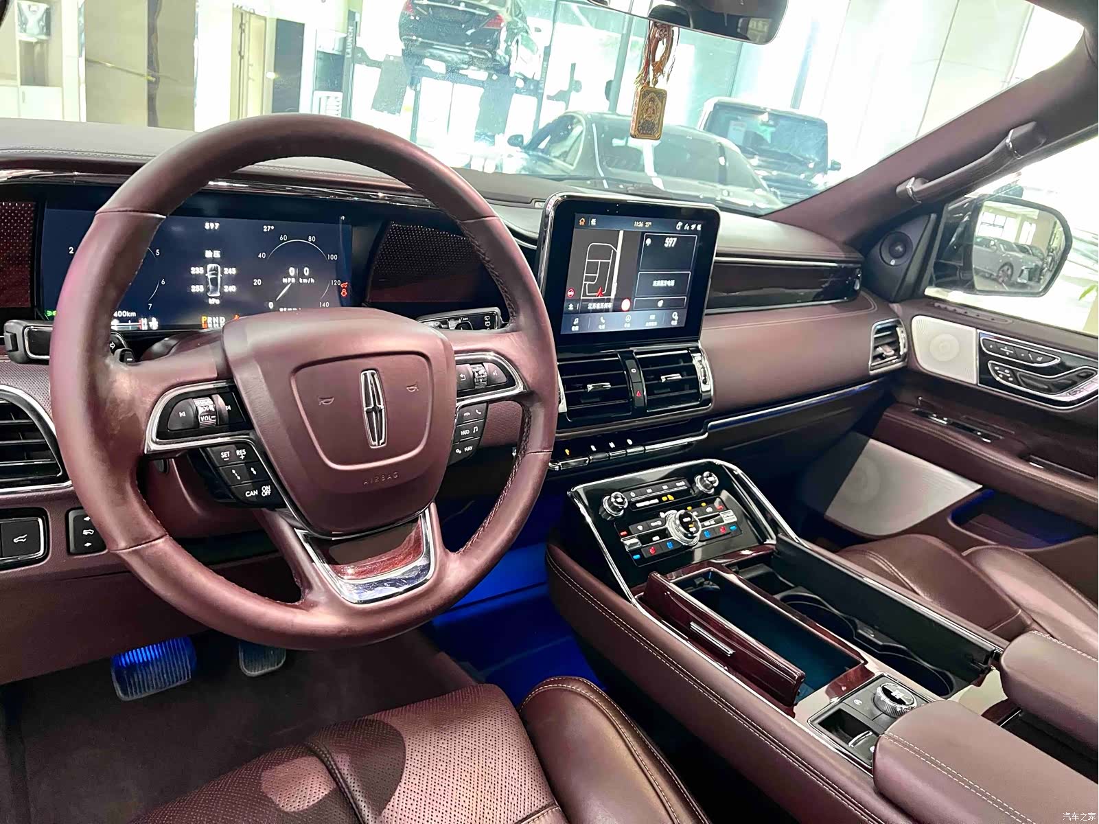 Lincoln Navigator, 2021 все фото