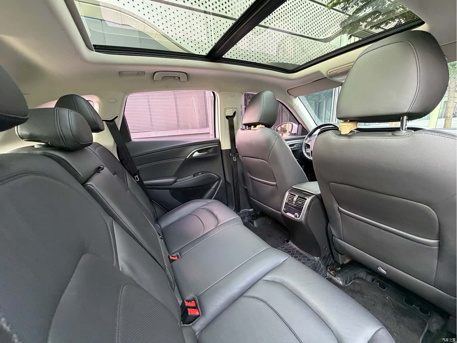 Borgward BX7, 2016 11