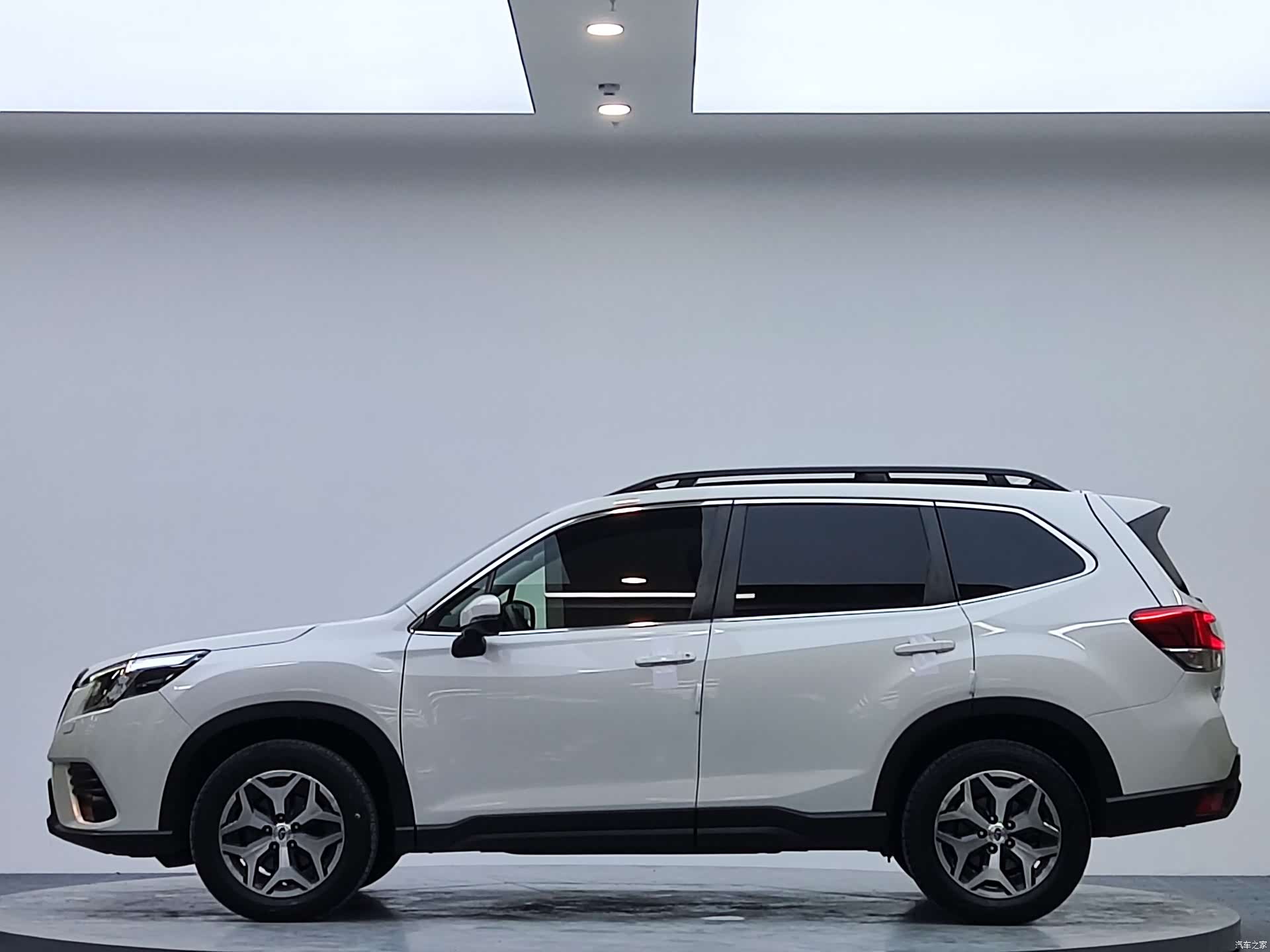 Subaru Forester, 2022 все фото
