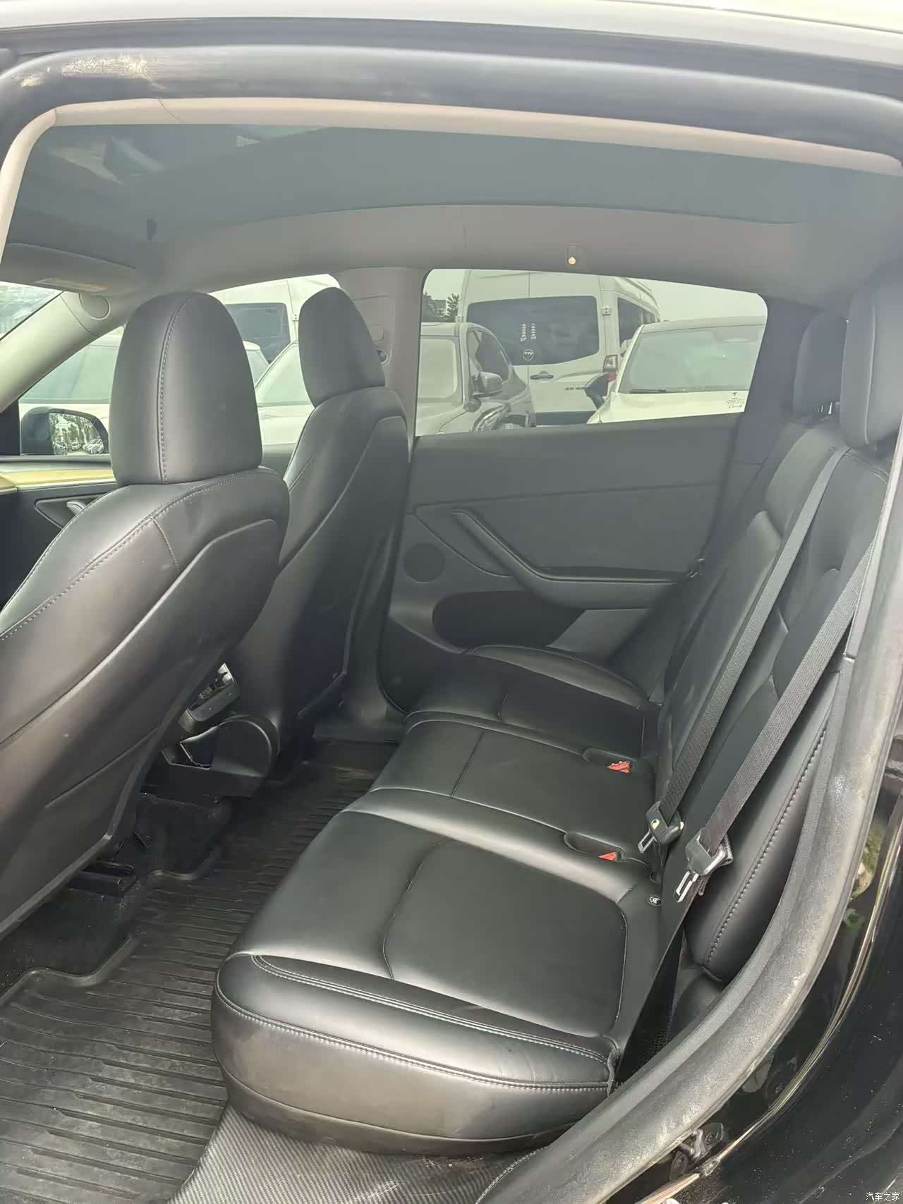 Tesla Model Y, 2023 3