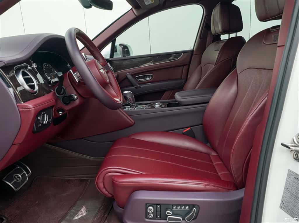 Bentley Bentayga, 2019 4