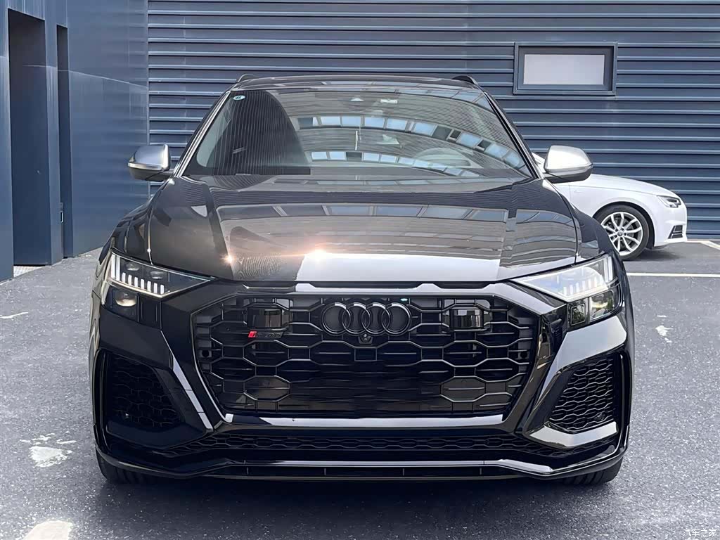 Audi Q8, 2025 2