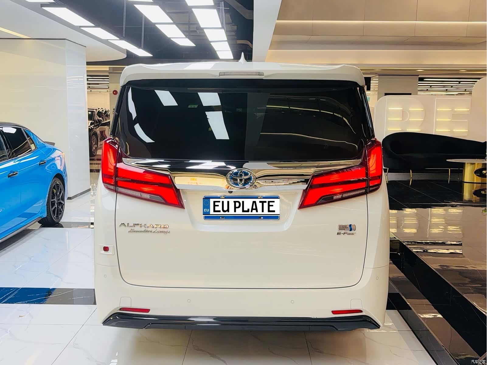 Toyota Alphard, 2022 4