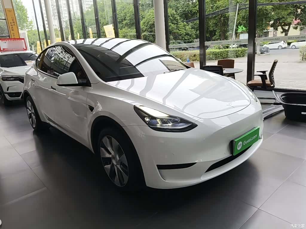 Tesla Model Y, 2022 4