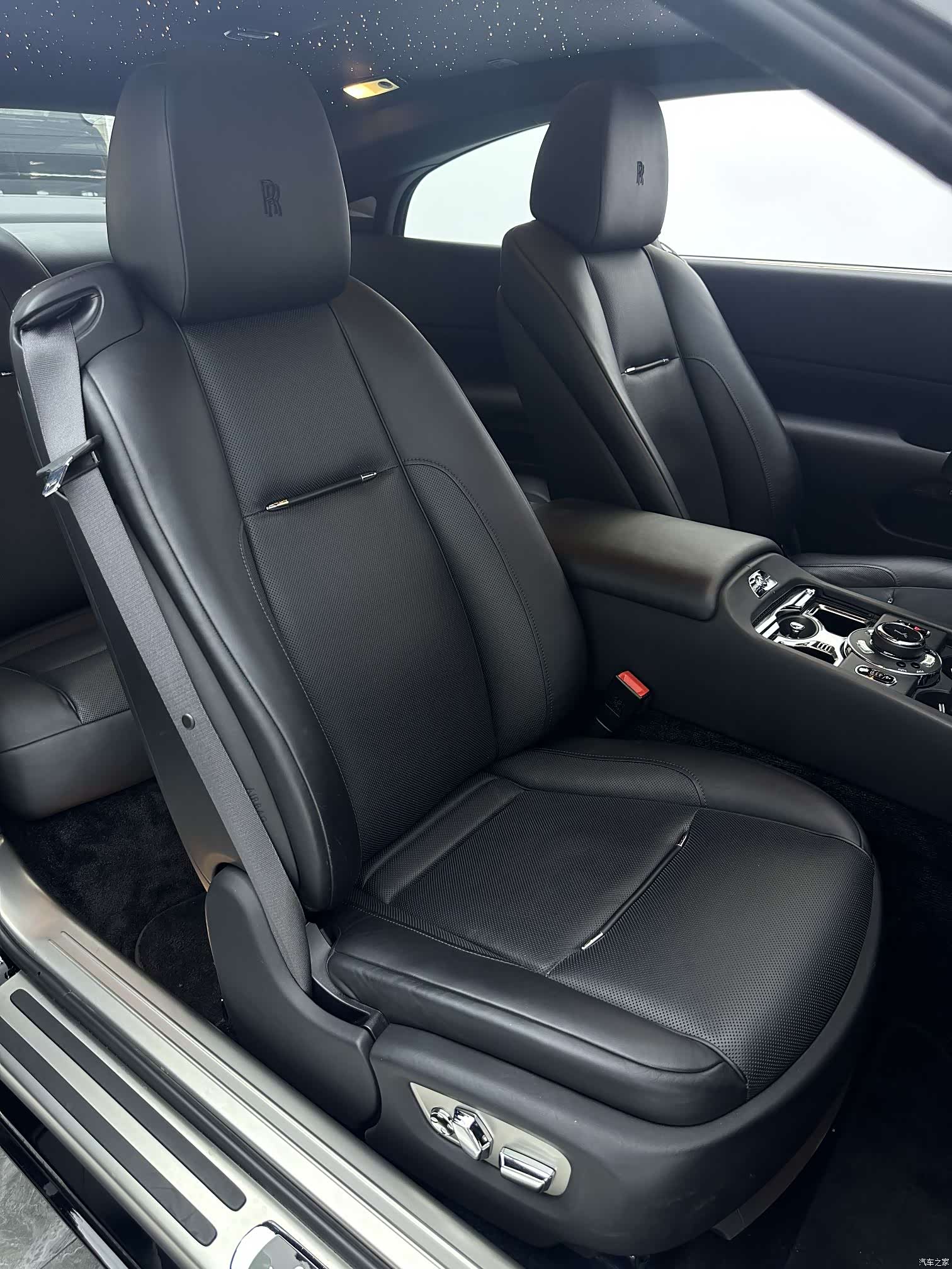 Rolls-Royce Wraith, 2017 11