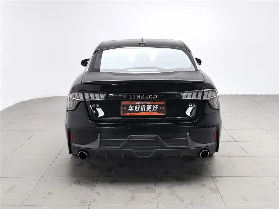 Lynk & Co 03