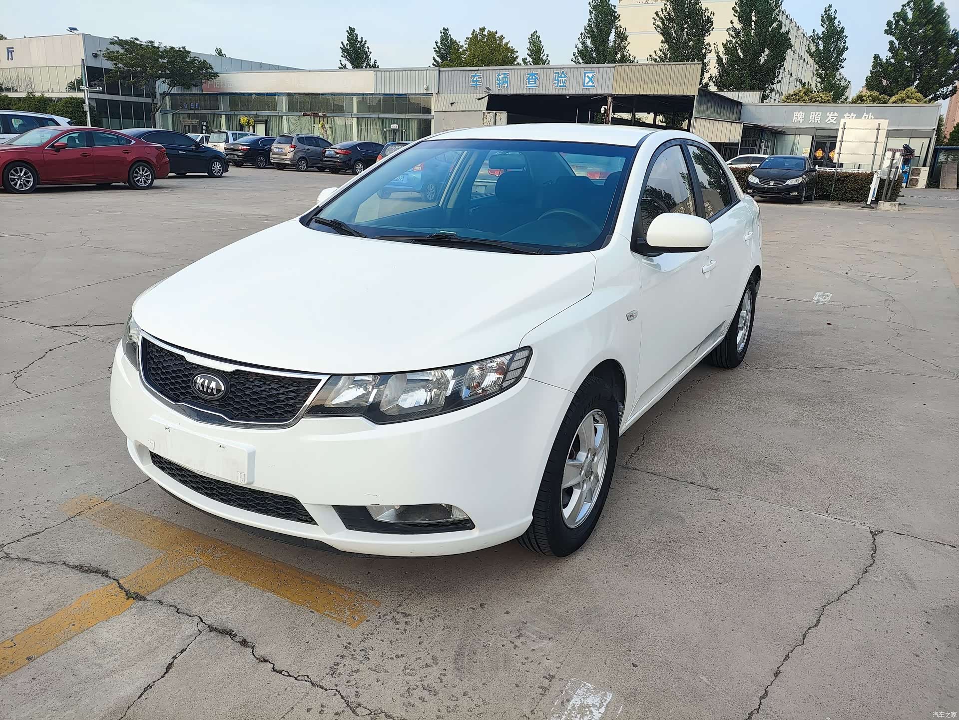 Kia GLS, 2012 1