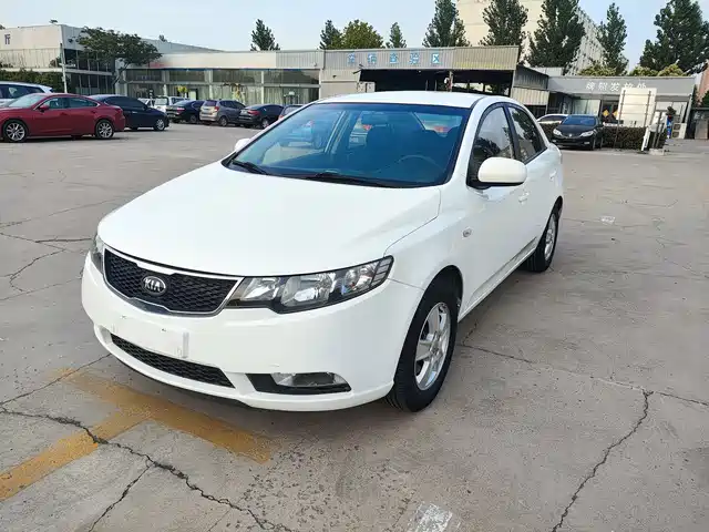 Kia Forte 2012 — купить из Китая под заказ