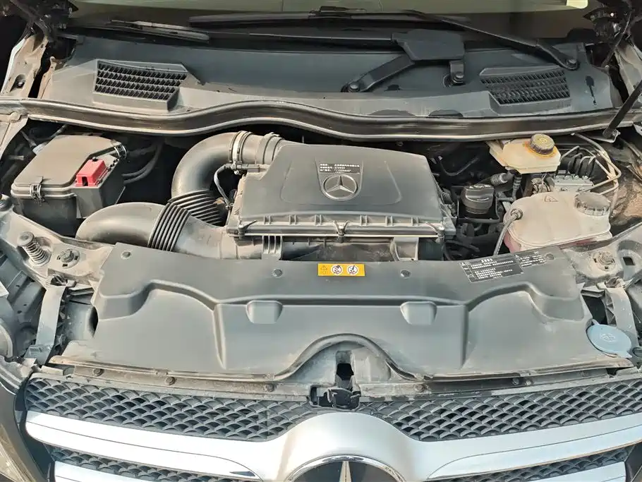 Mercedes-Benz V-class