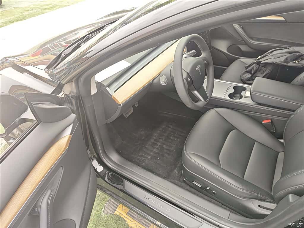 Tesla Model 3, 2023 12