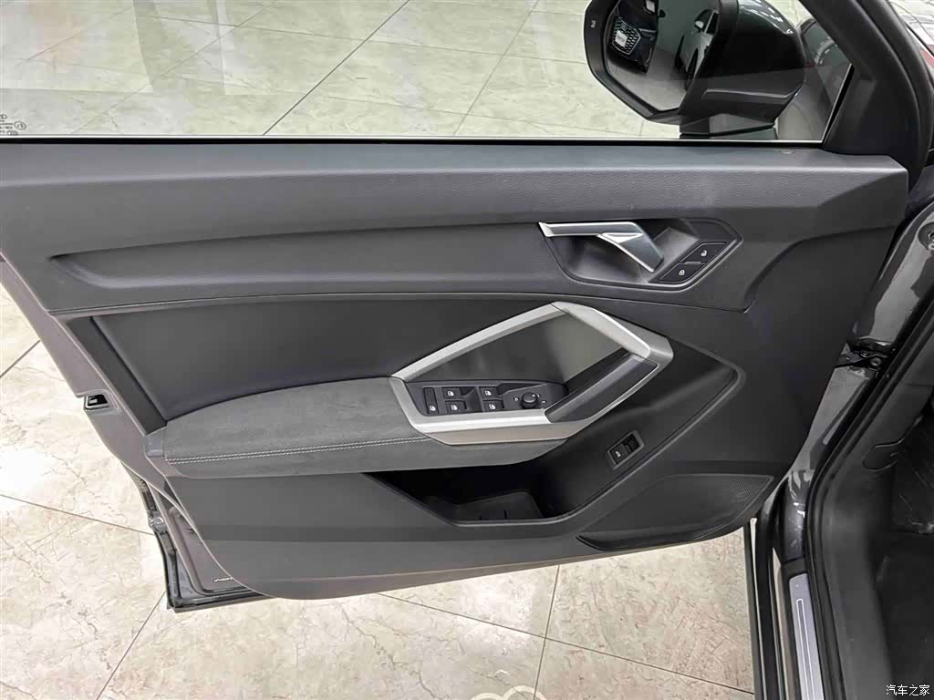 Audi Q3, 2023 10