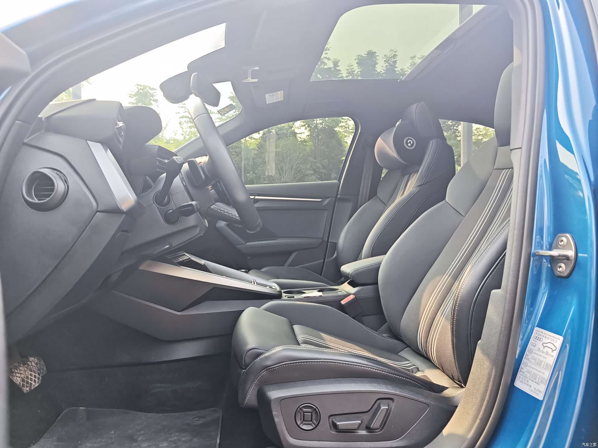 Audi A3, 2023 все фото