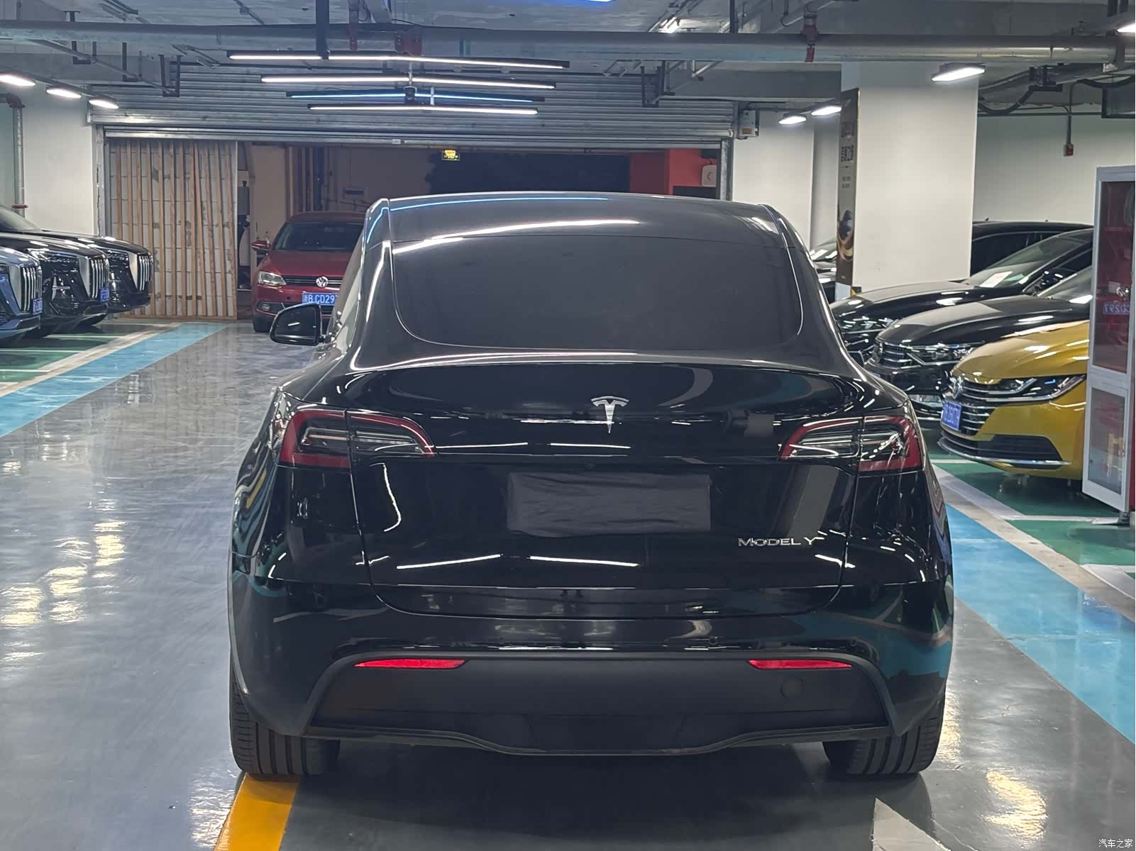 Tesla Model Y, 2023 19