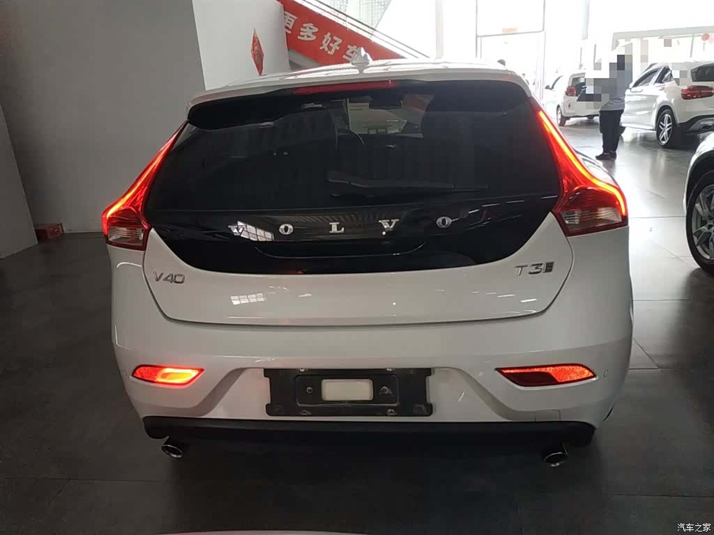 Volvo V40, 2019 6