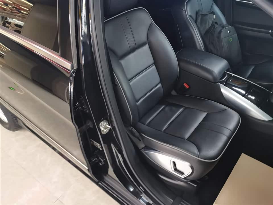 Mercedes-Benz R-class