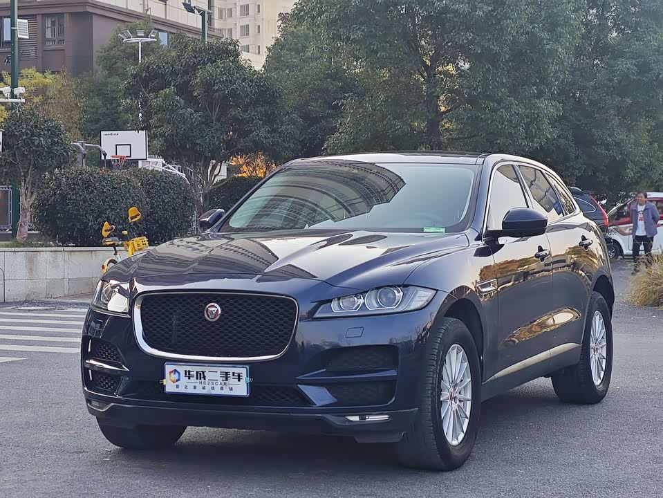 Jaguar F-PACE
