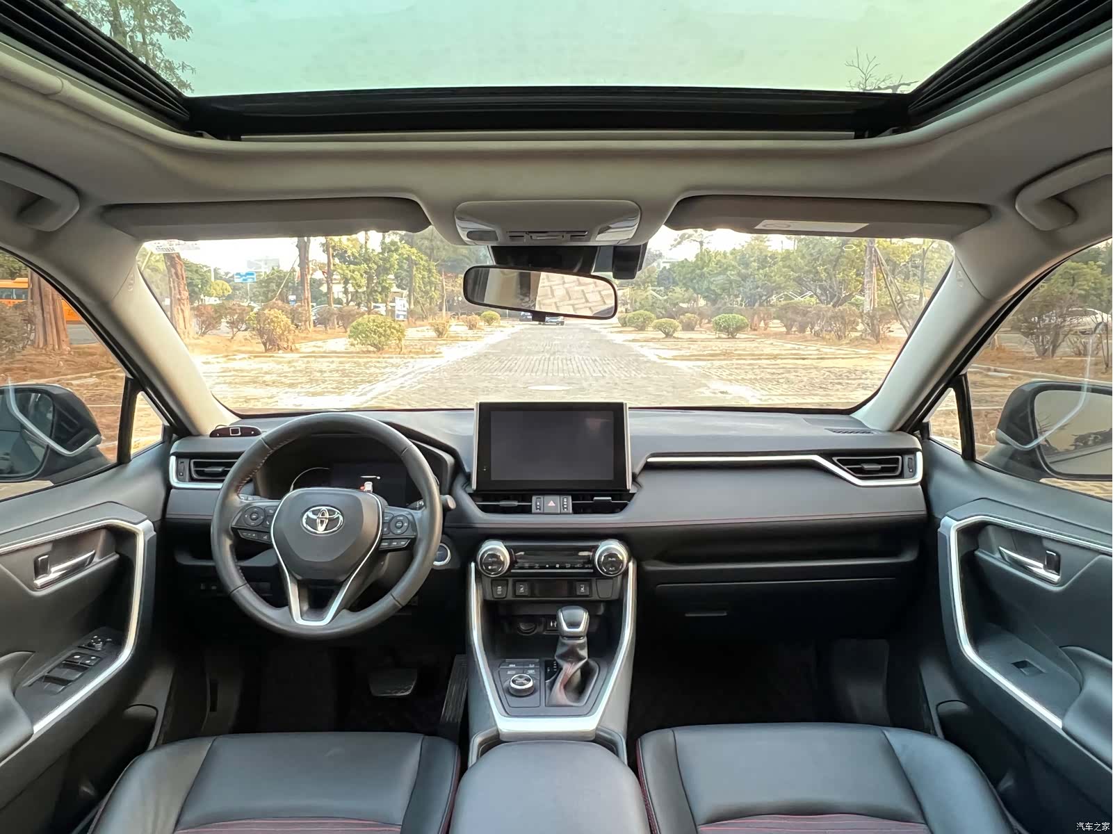 Toyota RAV4, 2022 12
