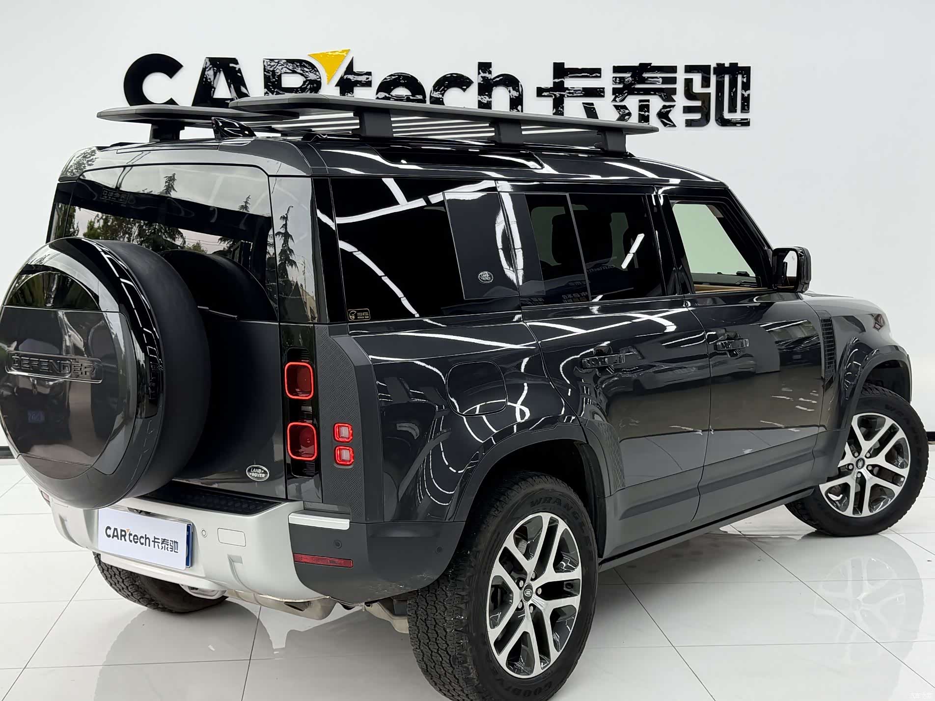 Land Rover Defender, 2023 29