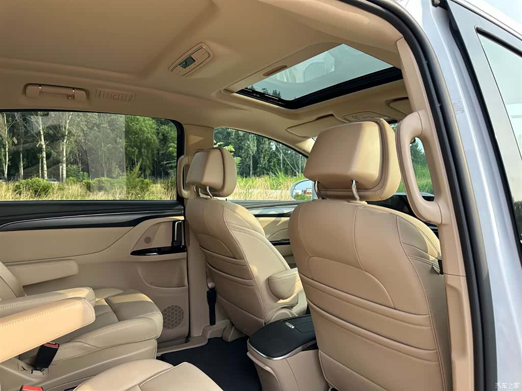 Buick GL8, 2025 19