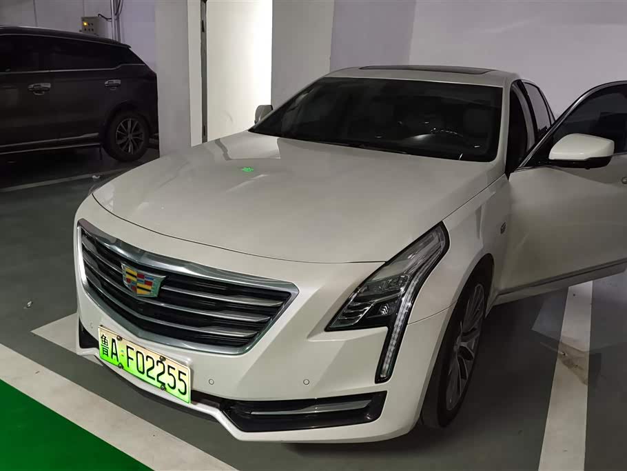 Cadillac CT6 PLUG-IN