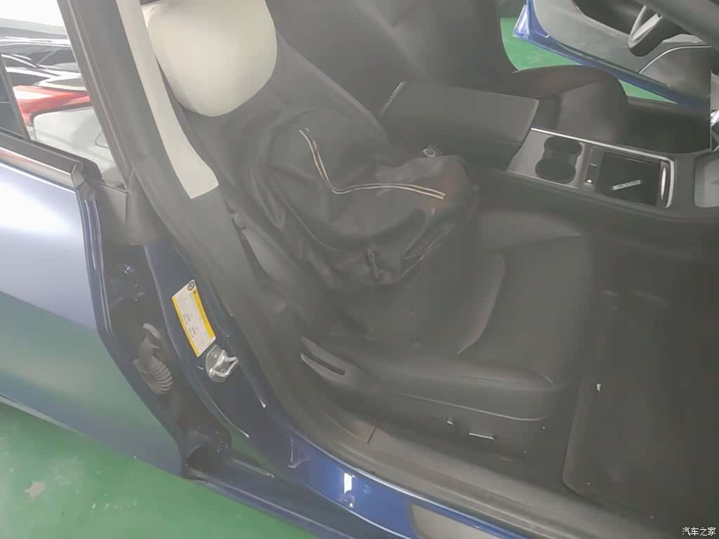 Tesla Model 3, 2023 4