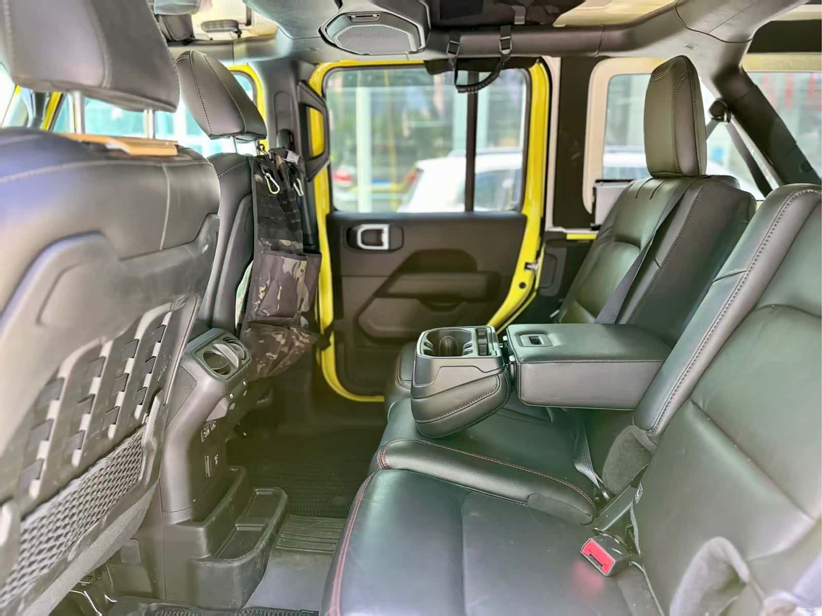 Jeep Wrangler, 2025 9