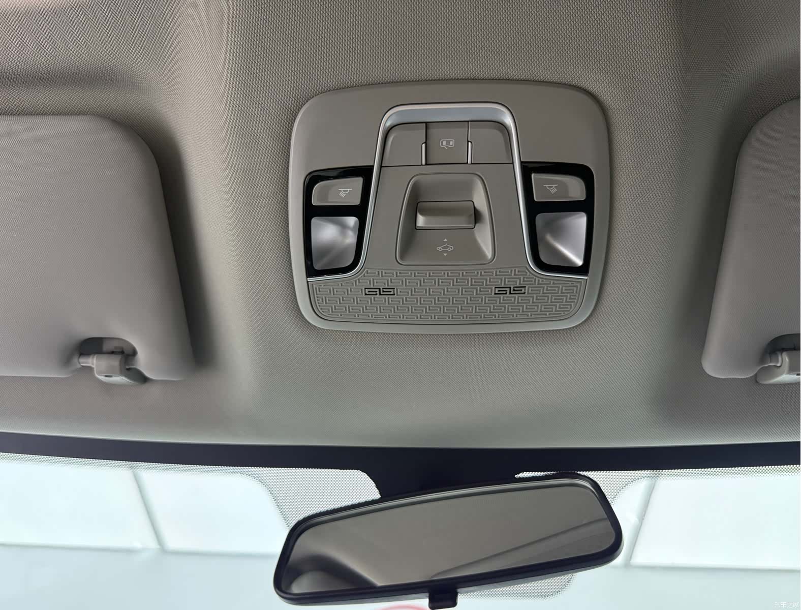 Geely Coolray, 2023 16
