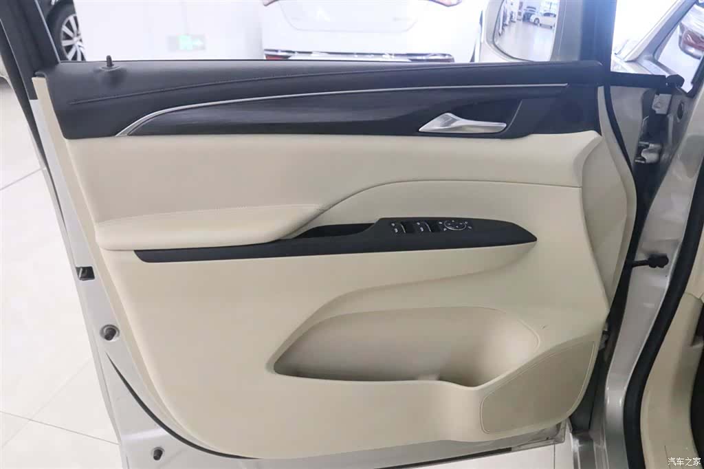 Buick GL8, 2022 11